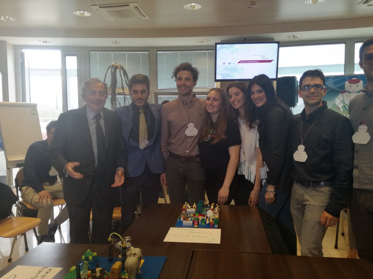 fmdigitale's tweet photo. Tanti team di lavoro, tanti spunti e idee innovative in questi due giorni di #DigilifeWorkout, continueremo a lavorare per rafforzare l'ecosistema Laziale delle #scienzedellavita @LazioInnova @CampusBioMedico @msdsalute @NewsUnindustria @AgidGov https://t.co/81QZRtBg5G