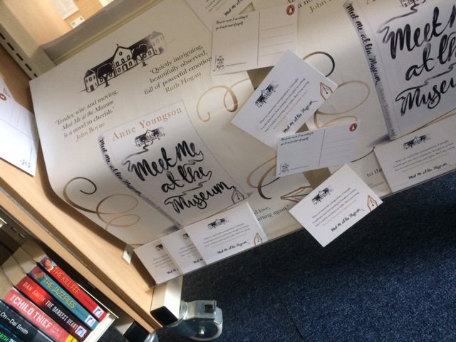 cbc_libraries's tweet photo. Lovely display for Meet Me at the Museum by Anne Youngson #Dunstablelibrary #MeetMeAtTheMuseum @readingagency @TransworldBooks #lovelibraries https://t.co/7dB0Kae4u5