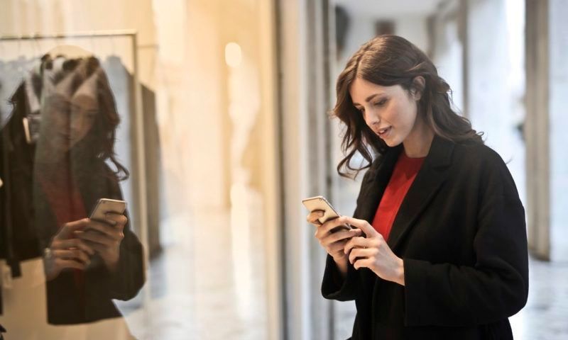 innovaredesign's tweet photo. Retailers need to invest in visualisation technology to boost online sales #vm #visualretail #VMDS2018 https://t.co/ixXYhZICeH #retailnews https://t.co/XRetTcXVyJ