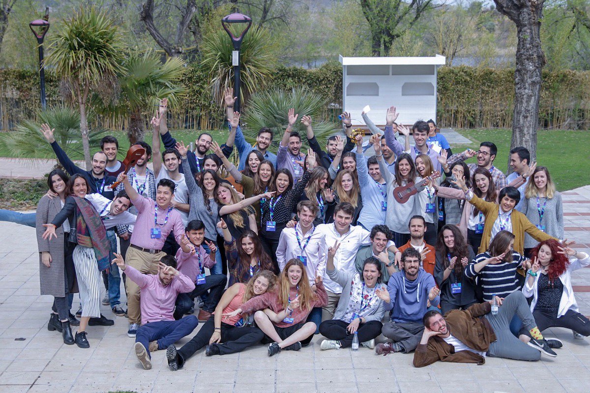 Rioja2's tweet photo. Una joven riojana, finalista de un programa para cambiar el mundo a través de la música. #BlueBBVAChallenge @blue_bbva
https://t.co/PhzLqfhBeH https://t.co/rN8bGNwiGg