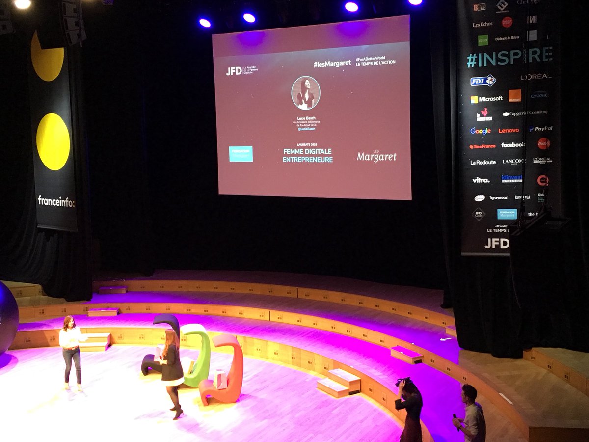 ClemenceAude's tweet photo. Bravo à @LucieBasch pour le prix de la femme digitale entrepreneure 2018! Oui le digital nous permet de créer un monde meilleur 🌈 ✨🦄@TooGoodToGo_Fr @CapgeminiConsul @LaFrenchTech #JFD18 #ForABetterWorld https://t.co/PZPa1hUTCQ