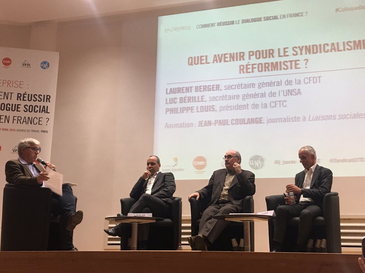 sbechaux's tweet photo. Tiens, un nouveau journaliste à @LSMredaction. Bizarre, sa tête me dit quelque chose :) @COULANGEJP #ColloqueDialogueSocial Crédit photo @BenoitTartare https://t.co/likOubqGda