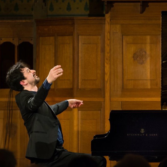 PosterTom's tweet photo. Happy times at @NavarraQt's Schubertiade for @WeespCMF, where I got to play Schubert's first Piano Trio, Trout Quintet, first Violin Sonatina, Four Impromptus D.899, Arpeggione Sonata, and Winterreise with the amazing @roseandfriends. Where would we be without Schubert?! https://t.co/ZD8clo3Bb0