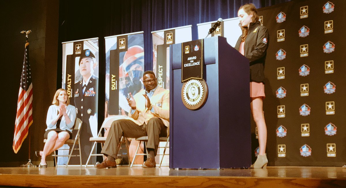 ALClassOf18's tweet photo. Congrats @Claire_jones6 on being named one of the 25 national finalist for the award of Excellence w/ the @ProFootballHOF 

We are so proud of you! ❤️🐾

#CLASSOF18 #ALynx @ALHSathletics @bmbellows @CBCommSchools https://t.co/omNhl0EWm3