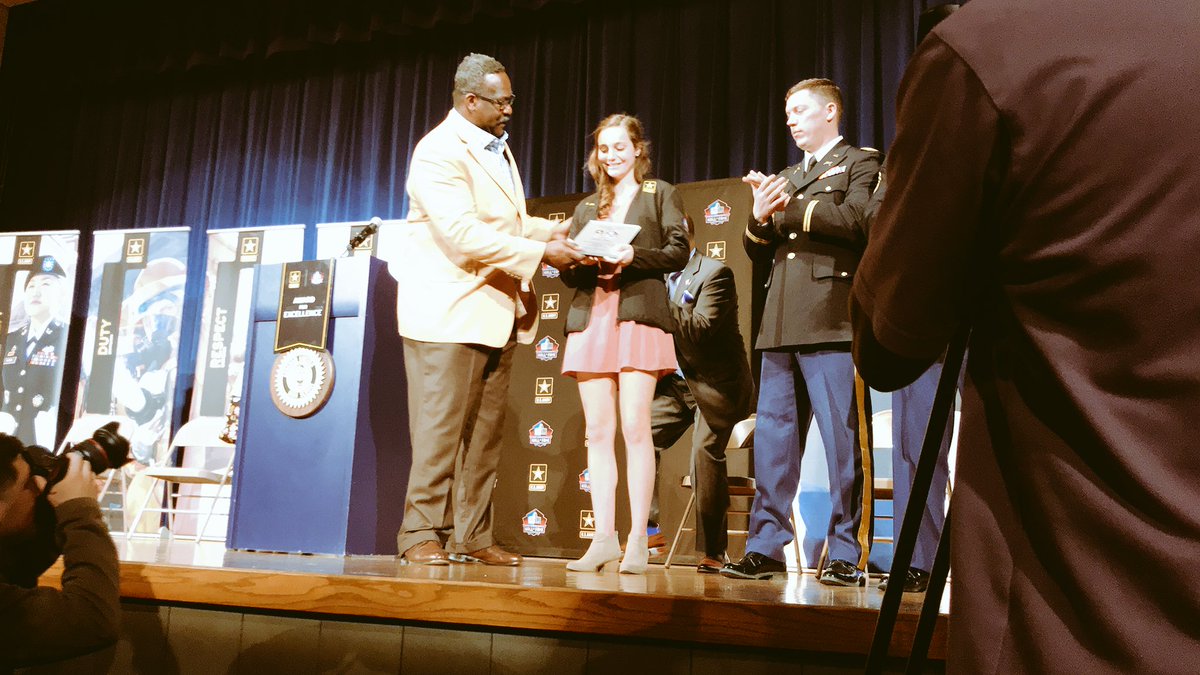 ALClassOf18's tweet photo. Congrats @Claire_jones6 on being named one of the 25 national finalist for the award of Excellence w/ the @ProFootballHOF 

We are so proud of you! ❤️🐾

#CLASSOF18 #ALynx @ALHSathletics @bmbellows @CBCommSchools https://t.co/omNhl0EWm3