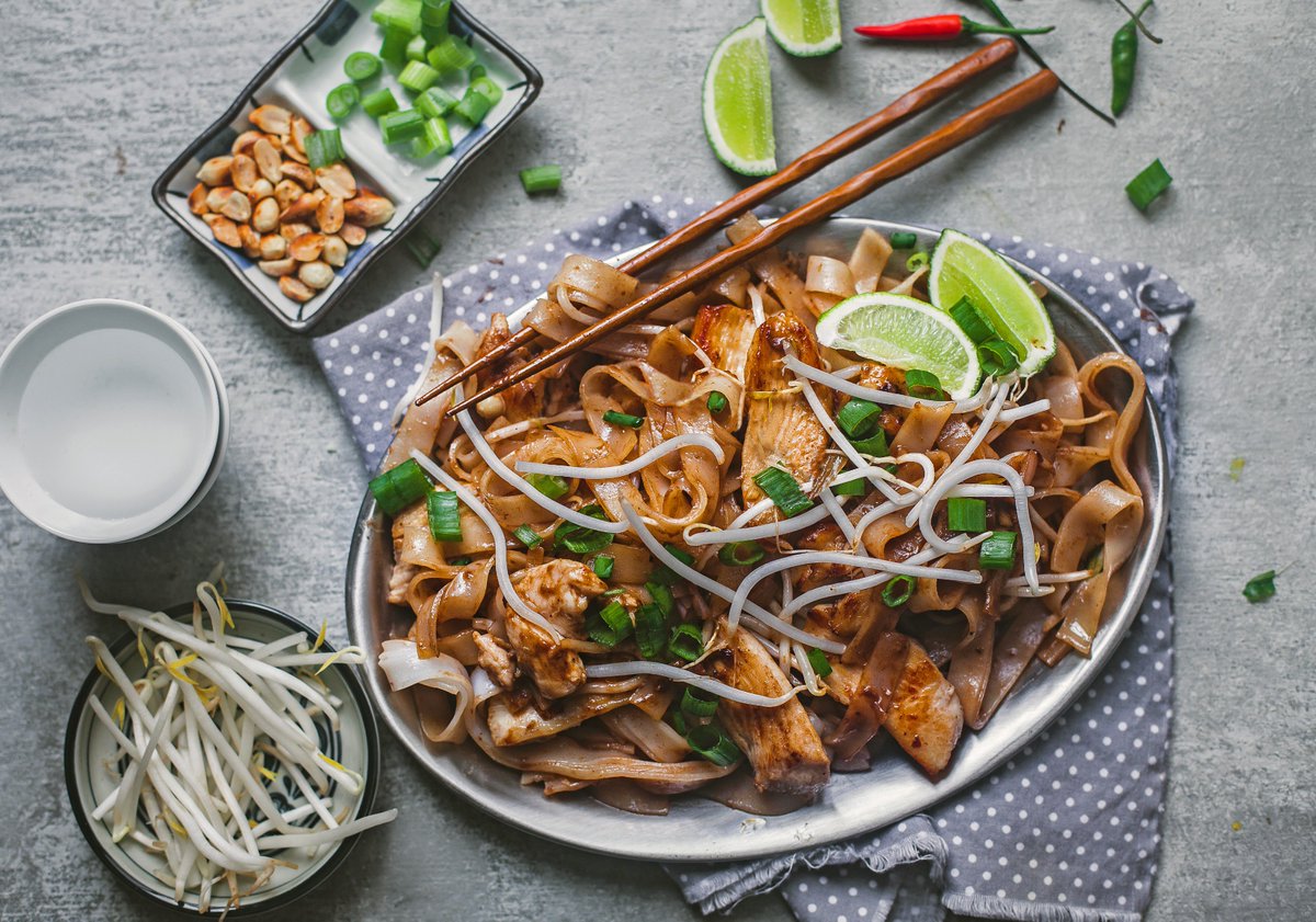 global_belly's tweet photo. Did you know that Pav Bhaji was created as a quick midnight meal for the textile factory workers in Mumbai? Or that Pad Thai was considered the first fast food of Thailand? Learn more about your favorite dishes as you cook your way from Bangkok to Bombay. #cooklearnexplore https://t.co/GEtn15Xotc