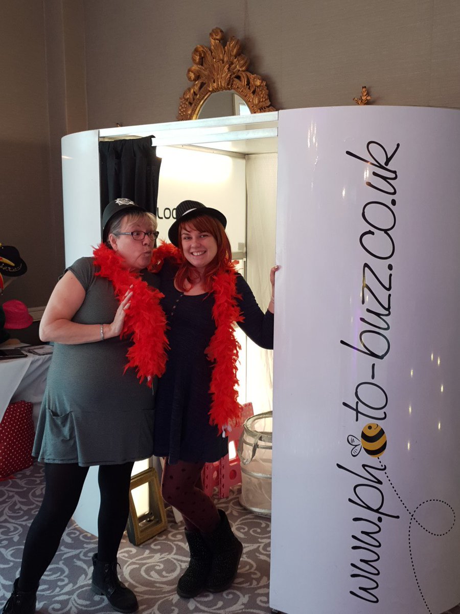 WedExUK's tweet image. @PhotoBuzz are getting all set up @StMichaelsManor evening Wedding Fair. Why not pop down, grab a prop and take a fun photo. 
#weddingfair #photobooth @whatsonstalbans #brides #BrideToBe