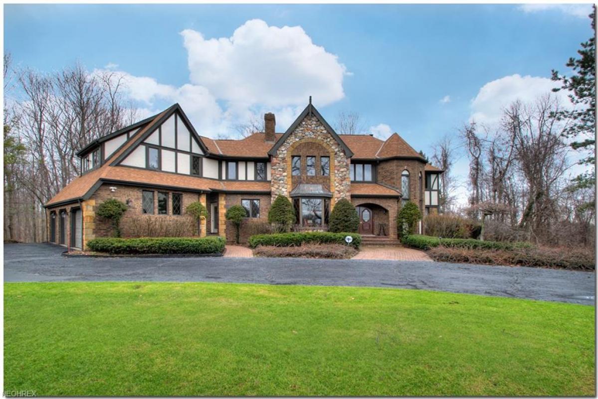 traditionsoh's tweet photo. Check out our #listing in #MorelandHills #OH  #realestate #realtor https://t.co/bRPgcbWWtm https://t.co/uNCTlhTqxf