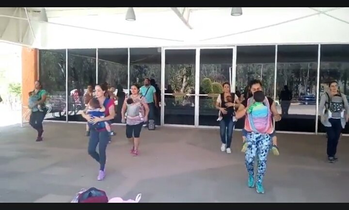 chirimica's tweet photo. Por tercer año consecutivo participaremos en el #IMAsivo2018 este año queremos bailar al ritmo de @DNCE 
#cakebytheocean #helpuswarner 
@UMG @UMPG @WarnerChappell 
Hacemos tribu, bailamos, nos divertimos y compartimos con nuestros bebés. https://t.co/lfphScLa8H