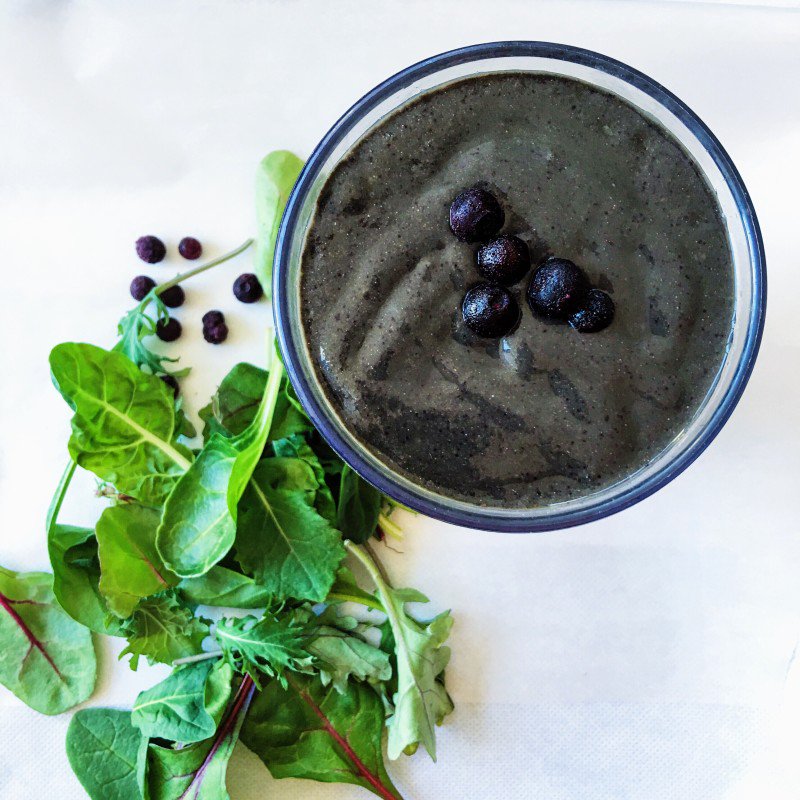 LiLiFuFitBuddy's tweet photo. A little berry never hurt anybody 😋
.
.
.
#berrysmoothie #berrygood #goodeats #cleanandfit #vegan #healthy #recipe #fruit #happy #fitbuddy https://t.co/BvXn2w1Yvy