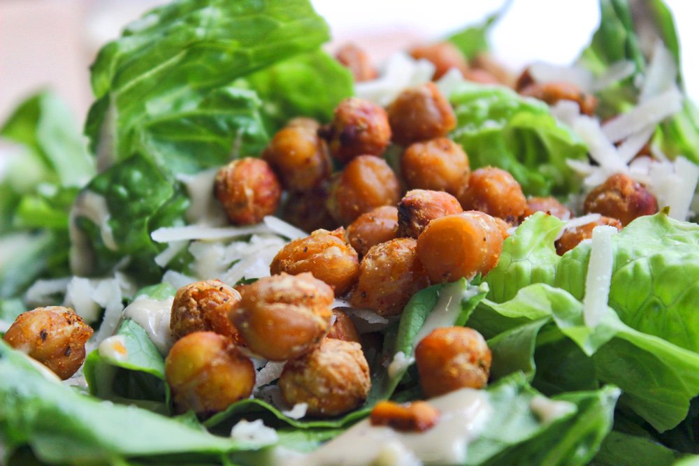 Looking to try something new with your salads? These savoury Chickpea Croutons are vegan and gluten-free friendly: ow.ly/lfbK30jbDmW