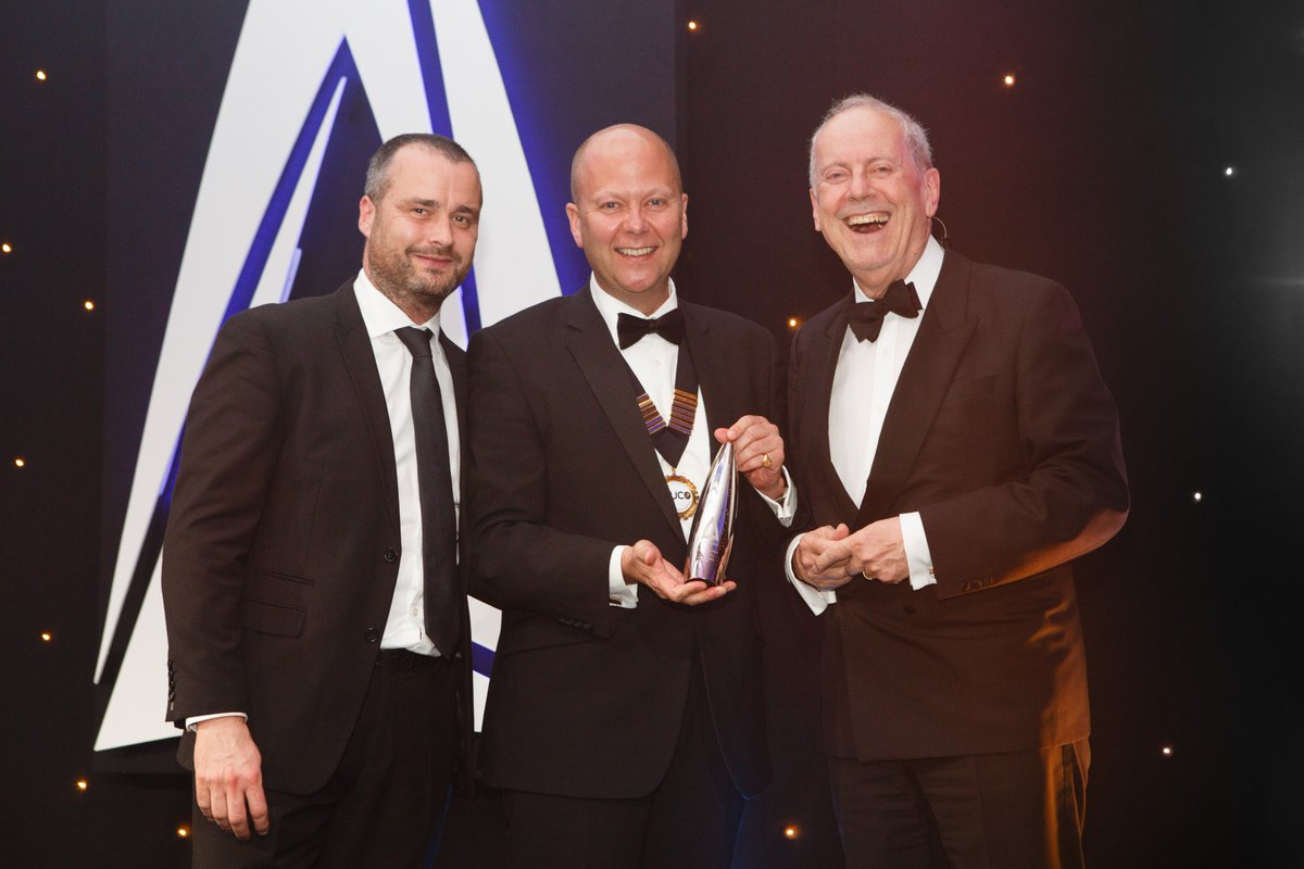 tucochair's tweet photo. A very proud moment @CSCMag #CSCA18 thanks for the great photo love @GylesB1 reaction to our funny exchange #bingo @TUCOltd https://t.co/WSsSy3Nc5J