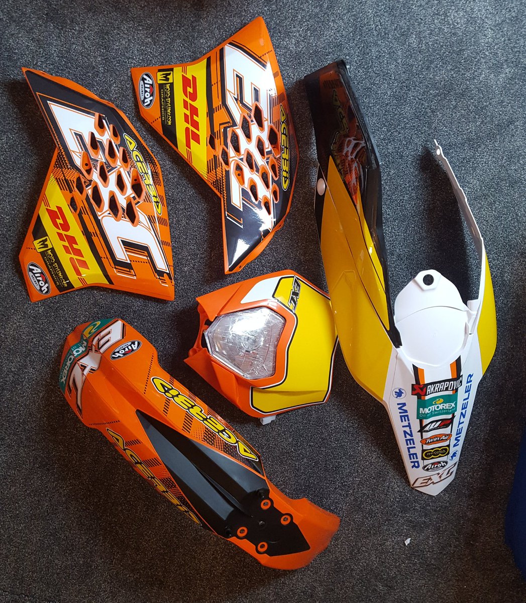 MattBondRacer's tweet photo. Today I have been mostly applying graphics to new plastics for the @Kunstvoller KTM. #stickyfingers #kunstsquad https://t.co/rldHbRqBUC