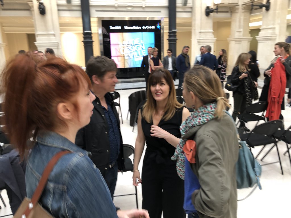 WeilLaurent's tweet photo. Quand les commerçants font bouger les cœurs de nos villes. Les commerçants de #Marseille sont à l’initiative, se regroupent, inventent, créent des nouvelles solidarités entre eux comme avec leurs clients et les habitants. Point Presse #AssociationCommercesPositifs des élus #FC13 https://t.co/Lg9JTUHMLl