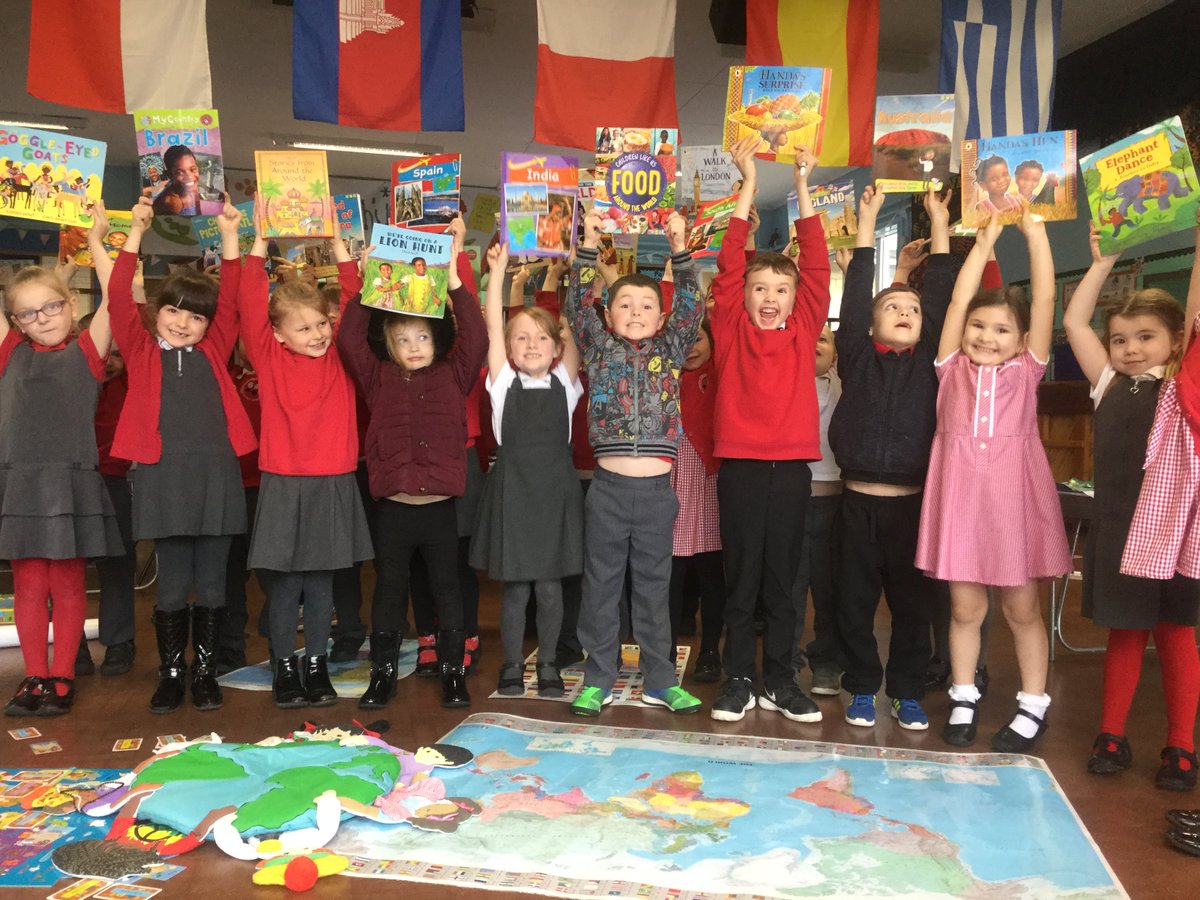 oak_TIS's tweet photo. Thanks to the Young Readers Programme, all of KS1 have chosen a brand new book today to keep! Our books all link with our topic this term: Journey of the World! #youngreadersprogramme #welovetoread #Oakclass https://t.co/MDXOdYBfC5