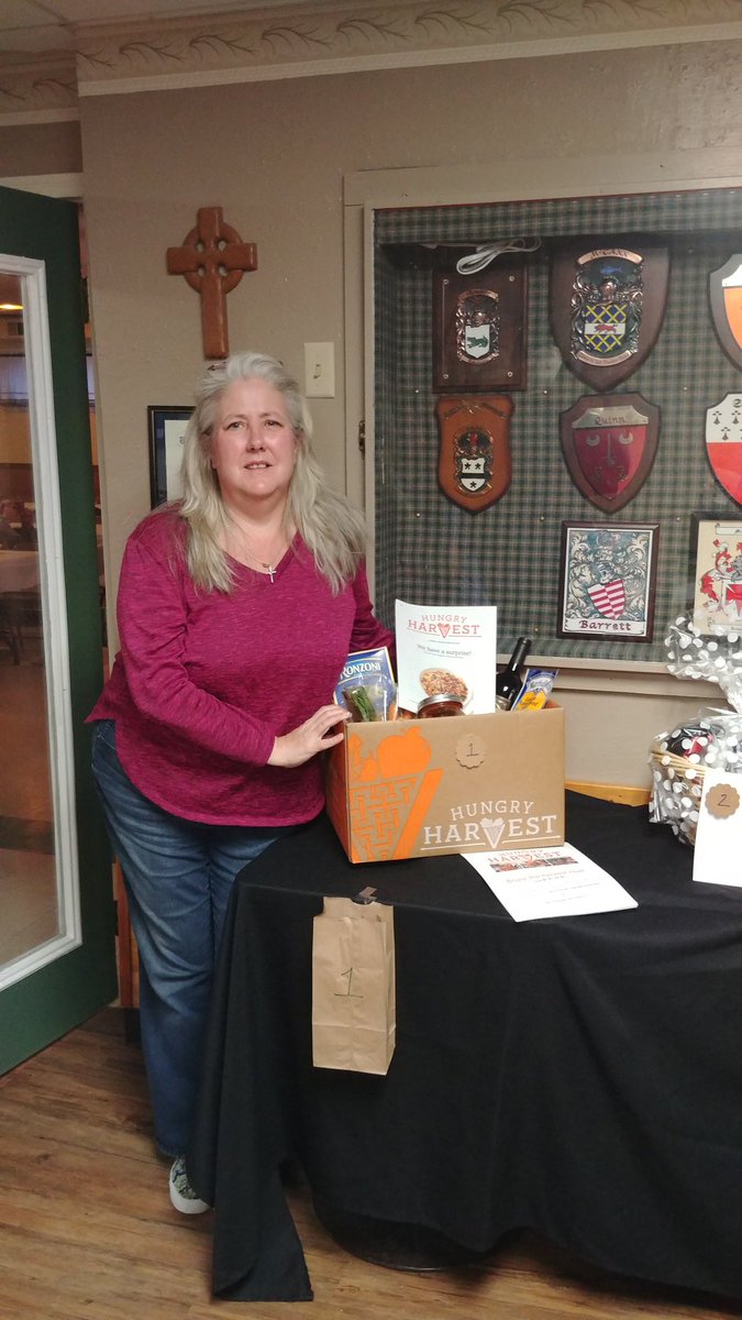 aerm66tom's tweet image. Used mine to create a &quot;Healthy Eating&quot; gift basket at a cancer research fund raiser, with plenty of flyers for people to take along! #HungryHarvest #eatwelllivewell #uglyfightscancer
