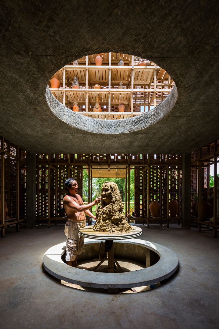 ArchiloversCom's tweet photo. A place to contain, contemplate and spread emotions of the artist #LeDucHa with his both finished and unfinished artworks.
See the full project by #TropicalSpace at โ https://t.co/WhL7DEdKPx https://t.co/wTE3CNABNt