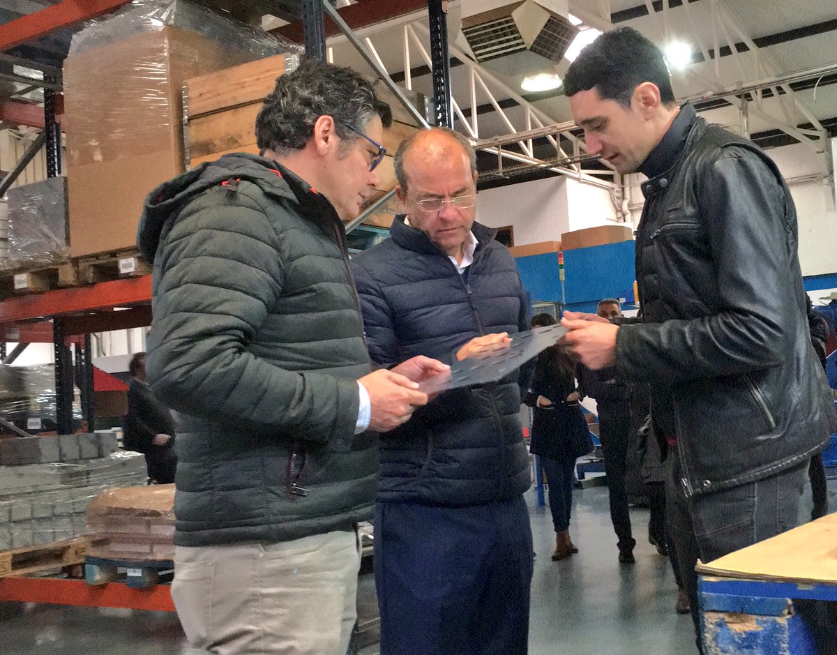 FdezParejo's tweet photo. El Presidente @ppextremadura JA.Monago visita #FORGEADOUR en #VillafrancadelosBarros #RutaSocial #SectorAsector https://t.co/qREffzrUrN