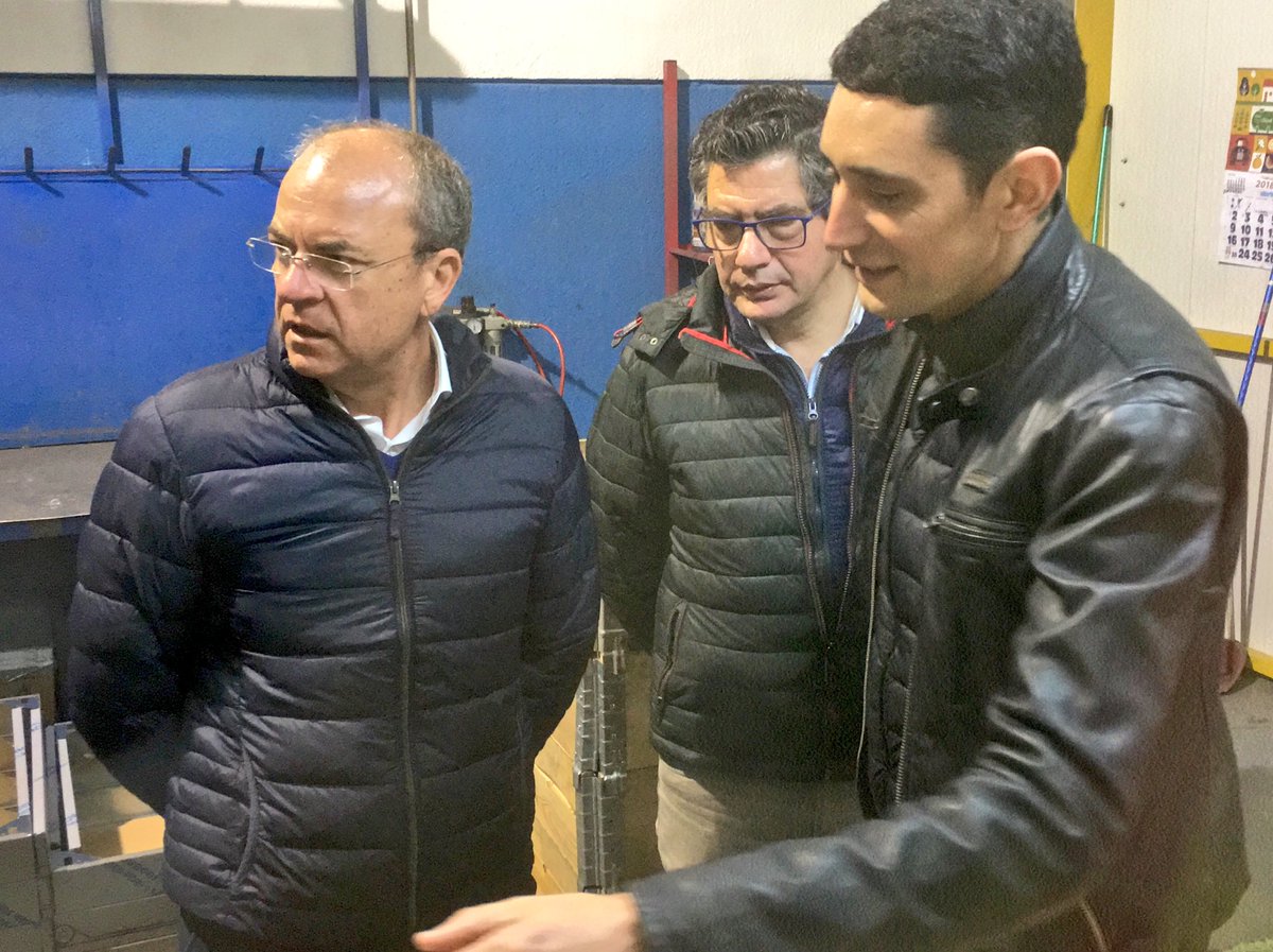 FdezParejo's tweet photo. El Presidente @ppextremadura JA.Monago visita #FORGEADOUR en #VillafrancadelosBarros #RutaSocial #SectorAsector https://t.co/qREffzrUrN