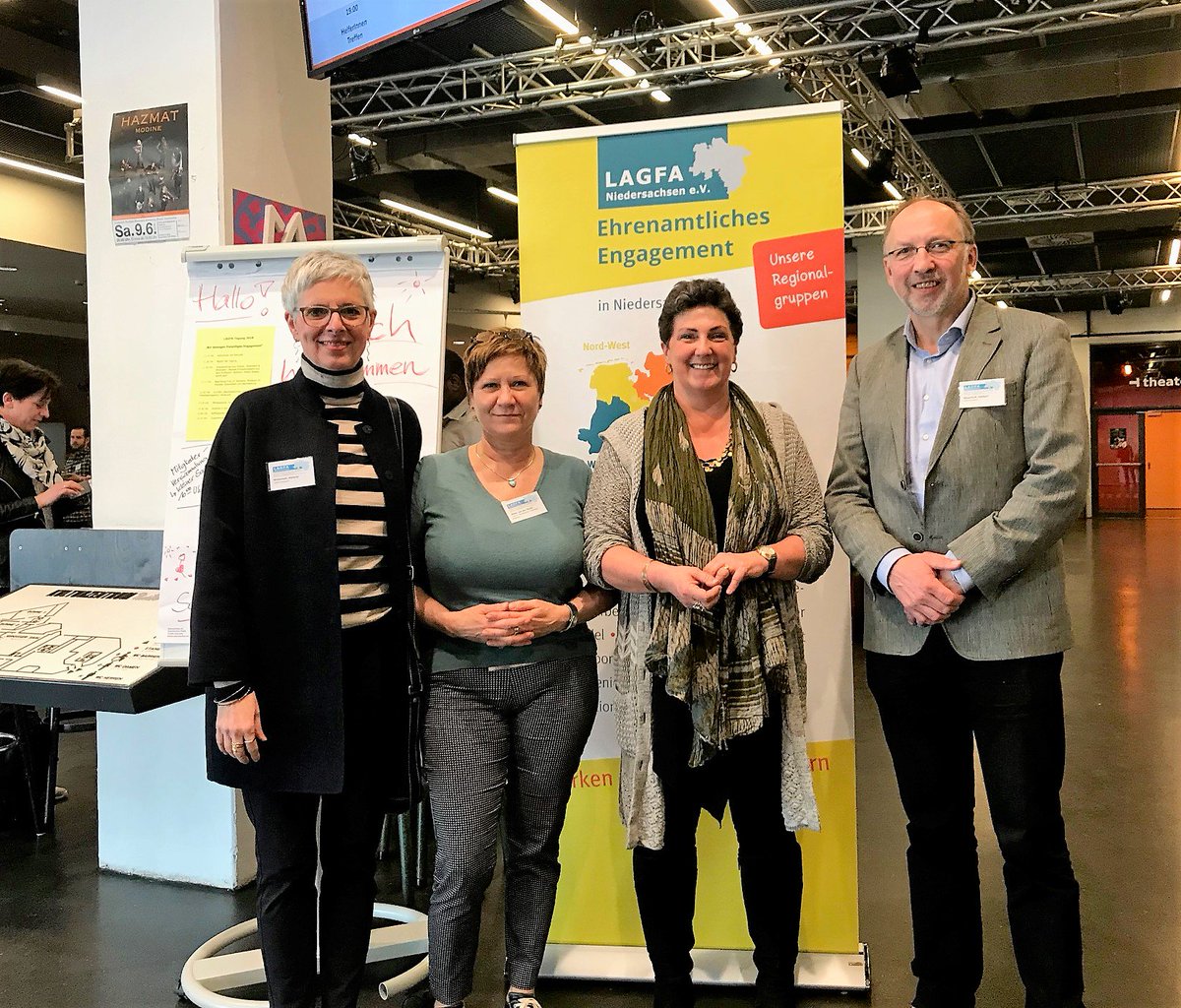 Anja_Piel's tweet photo. Bei der #LAGFA-Tagung zur Unterstützung und Vernetzung der Ehrenamtlichen in Niedersachsen. Danke für Eure tolle Arbeit!
Mit Melanie Woltemath, @NicvanderMade und Adalbert Mauerhof #Ehrenamt #Solidarität https://t.co/4E1mCzyJIb