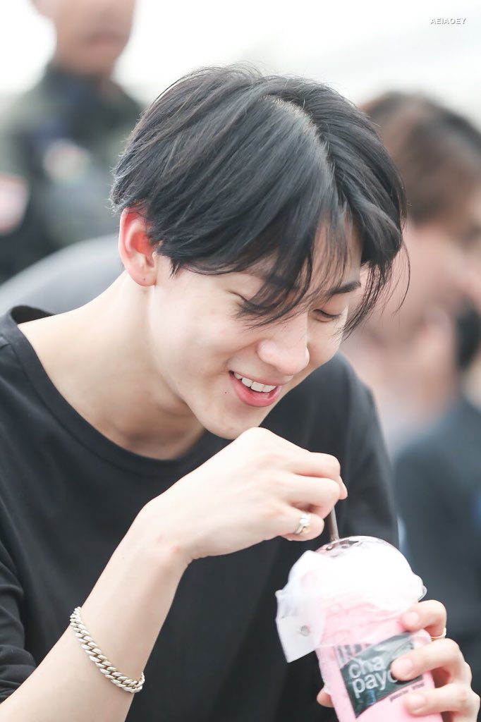 aeiaoey's tweet photo. Something special
#bambam #뱀뱀 https://t.co/sf5Dzr9H9G