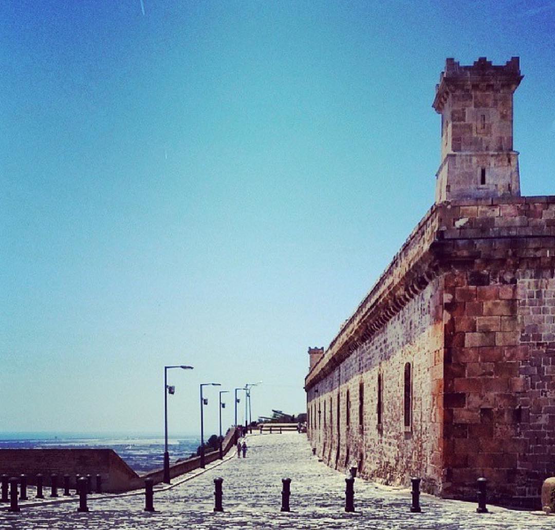 Bcn_connect's tweet photo. Amazing Montjuïc Castle! Have you ever visited it? #picoftheday #architecture #beautiful #onlyinbarcelona #inspire #barcelona #BCN https://t.co/vg03yPC67a