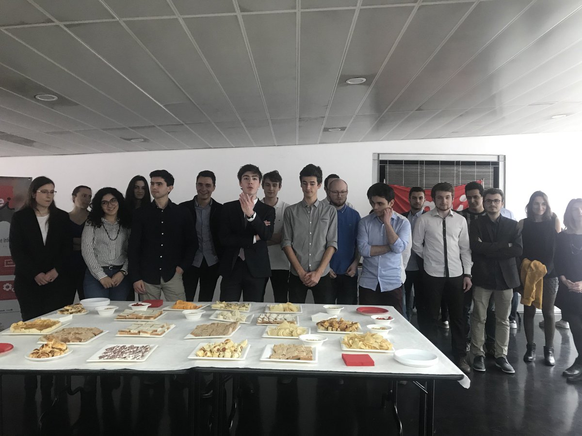 ENSEIRBMATMECA's tweet photo. Ce midi a eu lieu le cocktail de passation de la junior entreprise @JuniorAEI @ENSEIRBMATMECA. Merci à la nouvelle équipe pour l’organisation 😄 https://t.co/00UFhuEG1o
