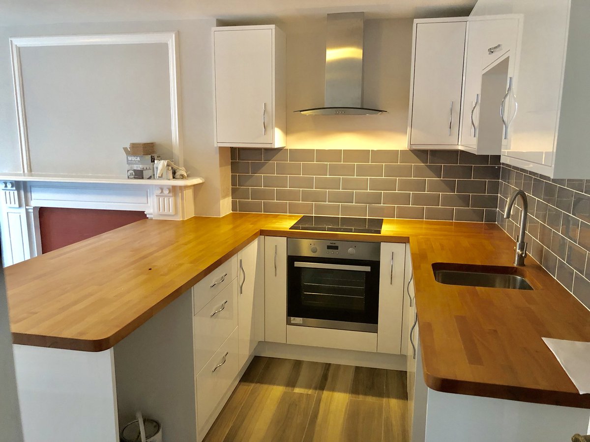 hunt_frame's tweet photo. Superb Two Bedroom Apartment to let in The Avenue overlooking the Park. Price on Application call 01323416123 @HopkinsPartners https://t.co/CmYjcs7tPU