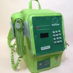 これで女の価値が爆上がり!？実寸大公衆電話型バッグ「こうきゅうでんわ」がヤバイｗ