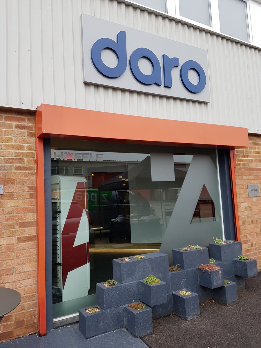 ekbbusiness's tweet image. We&apos;re at the official opening of the first @HafeleUK showroom in partnership with @daro_UK - there&apos;s lots to see from lighting and handles to open shelving and internal storage