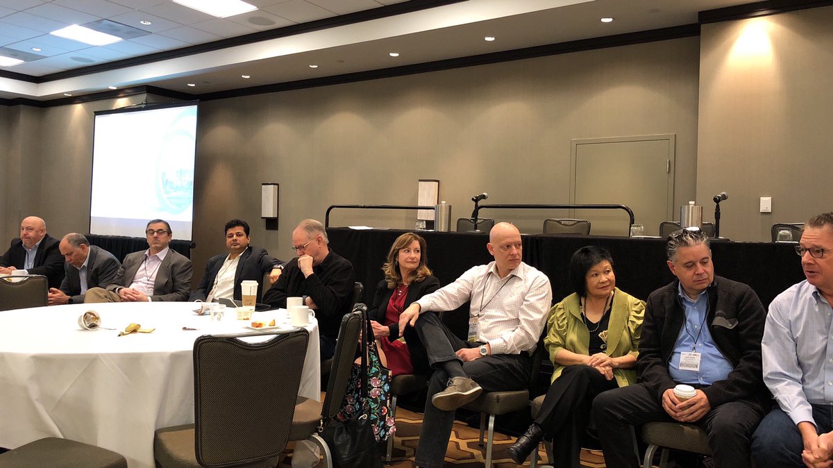 pgreenbe's tweet image. #CRMEvolution Breakfast with the Influencers begins!! My favorite session at the conference. Mt Vernon Square room if you still want to come.