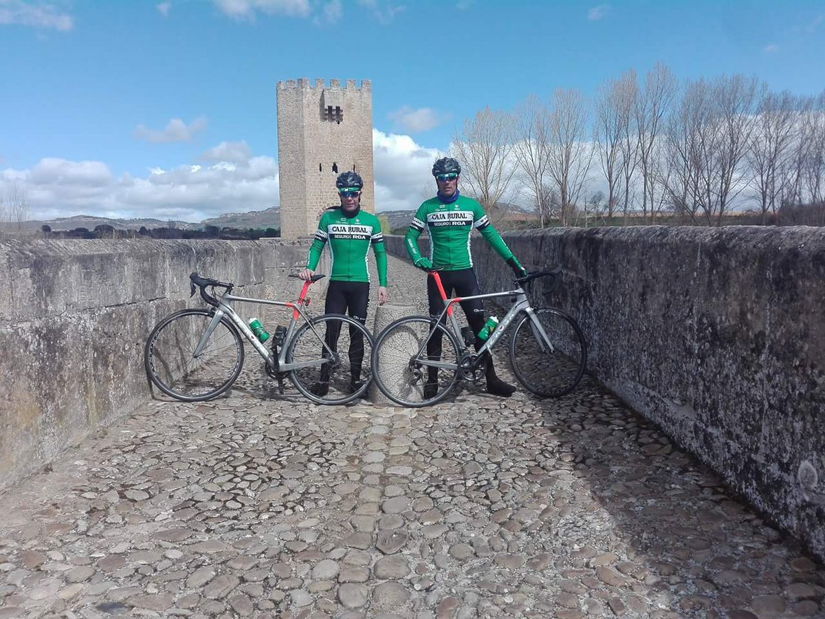 reto48h's tweet photo. ¡ÚNETE A NUESTRO #Reto48h!
Si no puedes pedalear hasta Santiago, no te preocupes, puedes ayudarnos a lograr nuestra meta a través de la fila 0
ES65 2038 1015 9060 0160 3774 #TuMetaEsMiMeta #HazQueOcurra #sumatealverde #derosa #saludyejercicio #segurosrga https://t.co/6VqapPAwGn