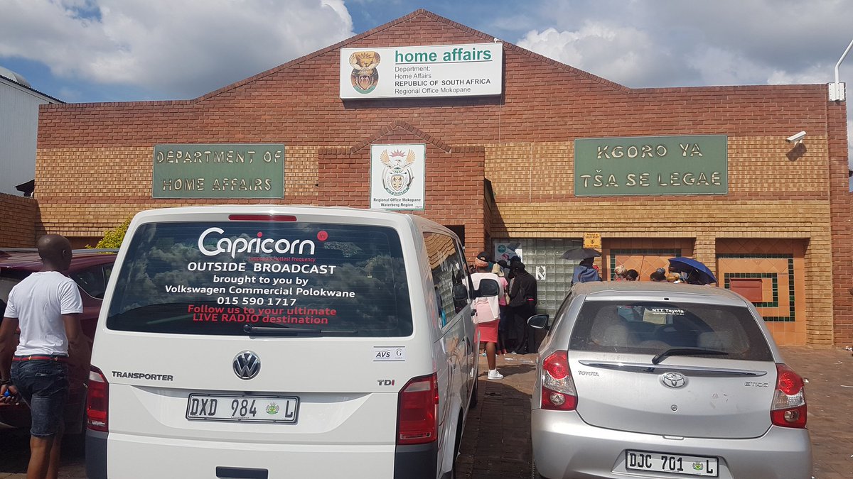CapricornFMNews's tweet photo. DA leader Mmusi Maimane visit Home Affairs in Mokopane ahead of his campaign in Ga Lila village at Sterkwater.#DACampaign https://t.co/4wN2LL0l7T