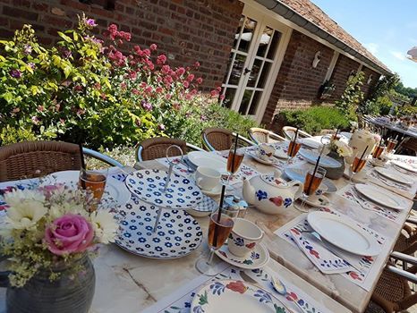 Het kan weer! Heerlijk in het zonnetje genieten van de Boeren Hightea. Struin door het Maasdal met de GPS wandeltocht. Of fiets de fotopuzzeltocht op een tandem. Kom en geniet! 
 #hightea #vriendinnenuitje #fotopuzzeltocht  Info: buff.ly/2GN6DUK