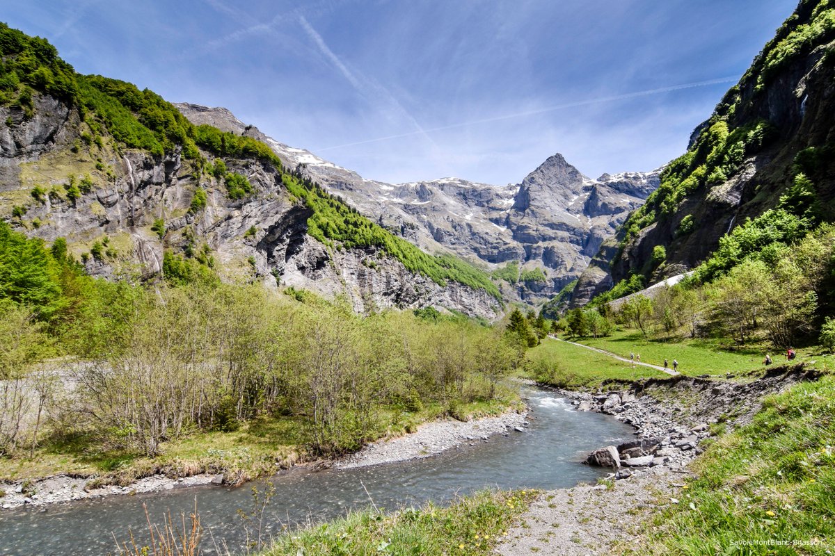 ⛰️ Quand on voit ce type de paysages, on n'a qu'une envie : ressortir les chaussures de #rando ! #savoiemontblanc
📍Sixt Fer à Cheval