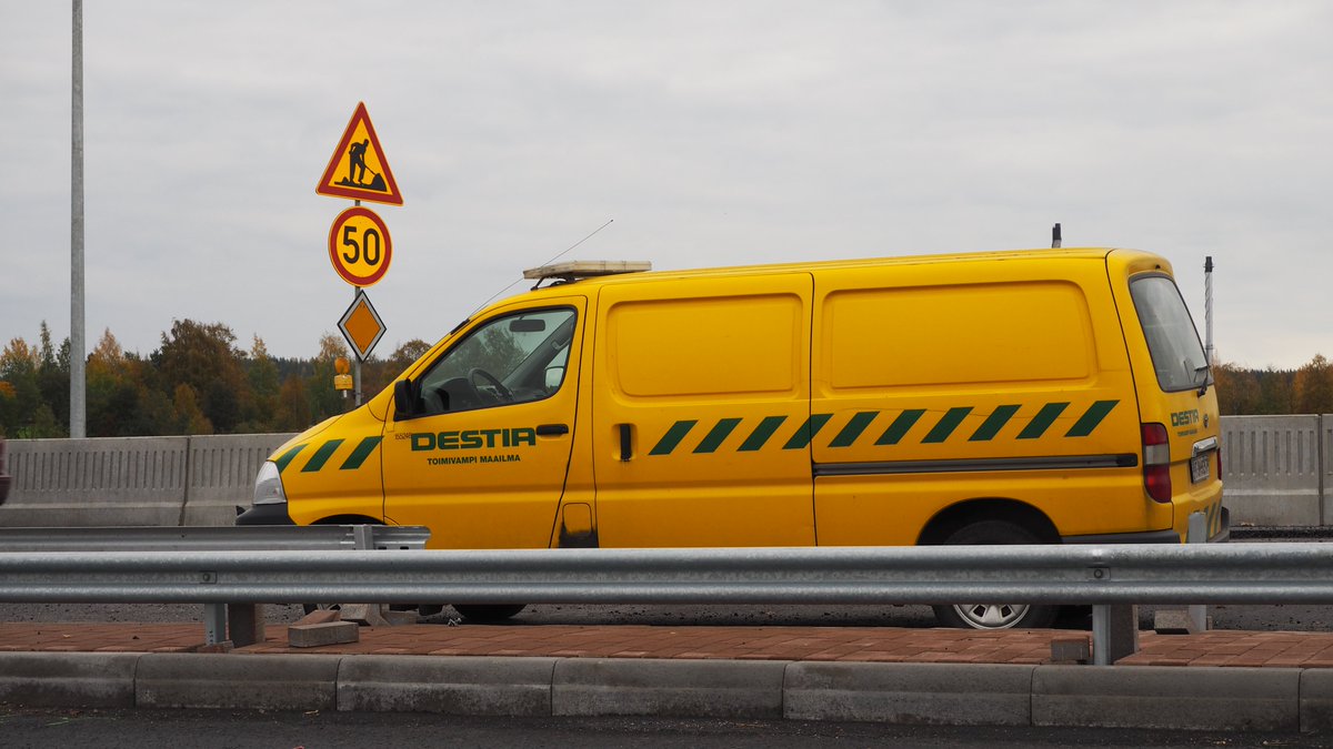 DestiaOy's tweet image. #vt5 parannushankkeen maanrakennustyöt ovat alkaneet #mikkeli'n ja #juva'n rajalla. Koko urakka valmistuu vuonna 2021, lue verkkosivuiltamme mitä kaikkea siihen sisältyykään! #destia #tositoimija #toimivampimaailma #infra hubs.ly/H0bCCdb0