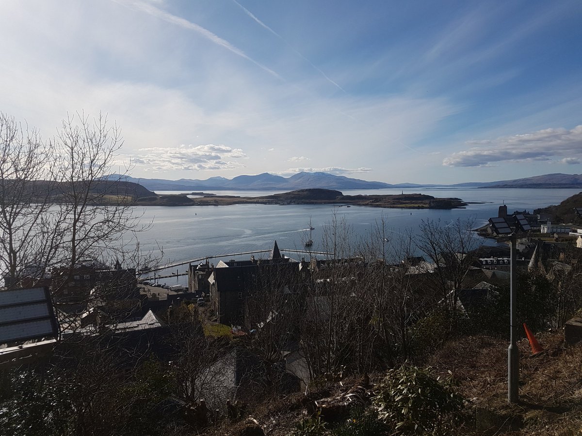 Getthepicture4's tweet photo. Right, back from hols in #Oban with lots of ideas and material for #artworks Just need to DO IT now! #Motivation #ArtisticTuesday #EasterHolidays #kidsoffschool #notimetothink https://t.co/yW2HrrZSal