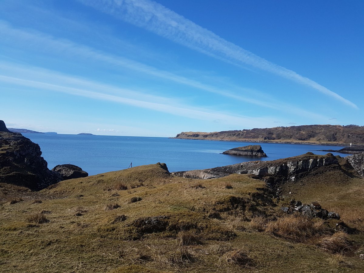 Getthepicture4's tweet photo. Right, back from hols in #Oban with lots of ideas and material for #artworks Just need to DO IT now! #Motivation #ArtisticTuesday #EasterHolidays #kidsoffschool #notimetothink https://t.co/yW2HrrZSal