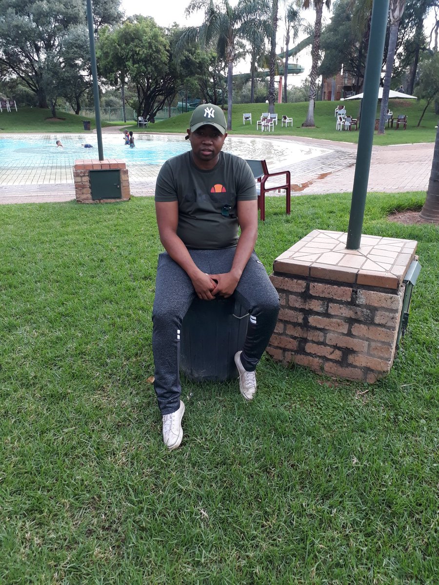 realrems1's tweet photo. They say life is a tragedy..theres too many bars but still no energy #rollingwiththerems https://t.co/04azrTjbqn