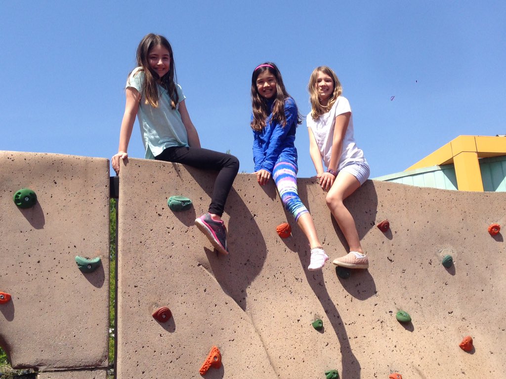 3Lkody's tweet photo. Love recess duty https://t.co/5yc05AcrG7