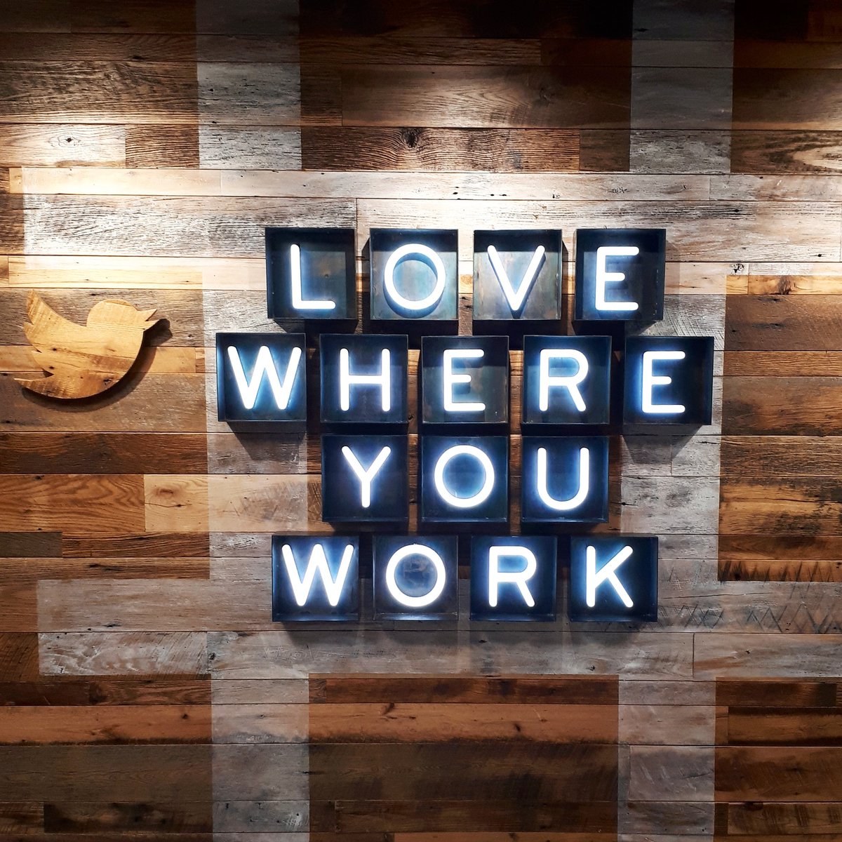 I love this! 😁😁
#lovewhereyouwork #twitter #emearockstars