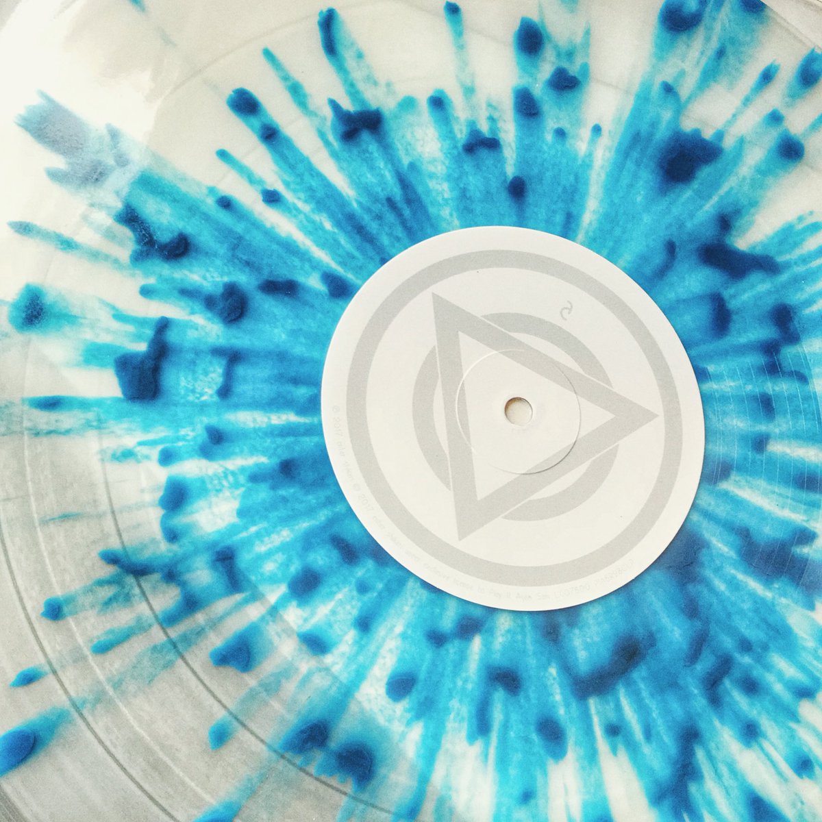 ENTERSHIKARI's tweet image. #LiveSlow #DieOld 
open.spotify.com/user/entershik…
