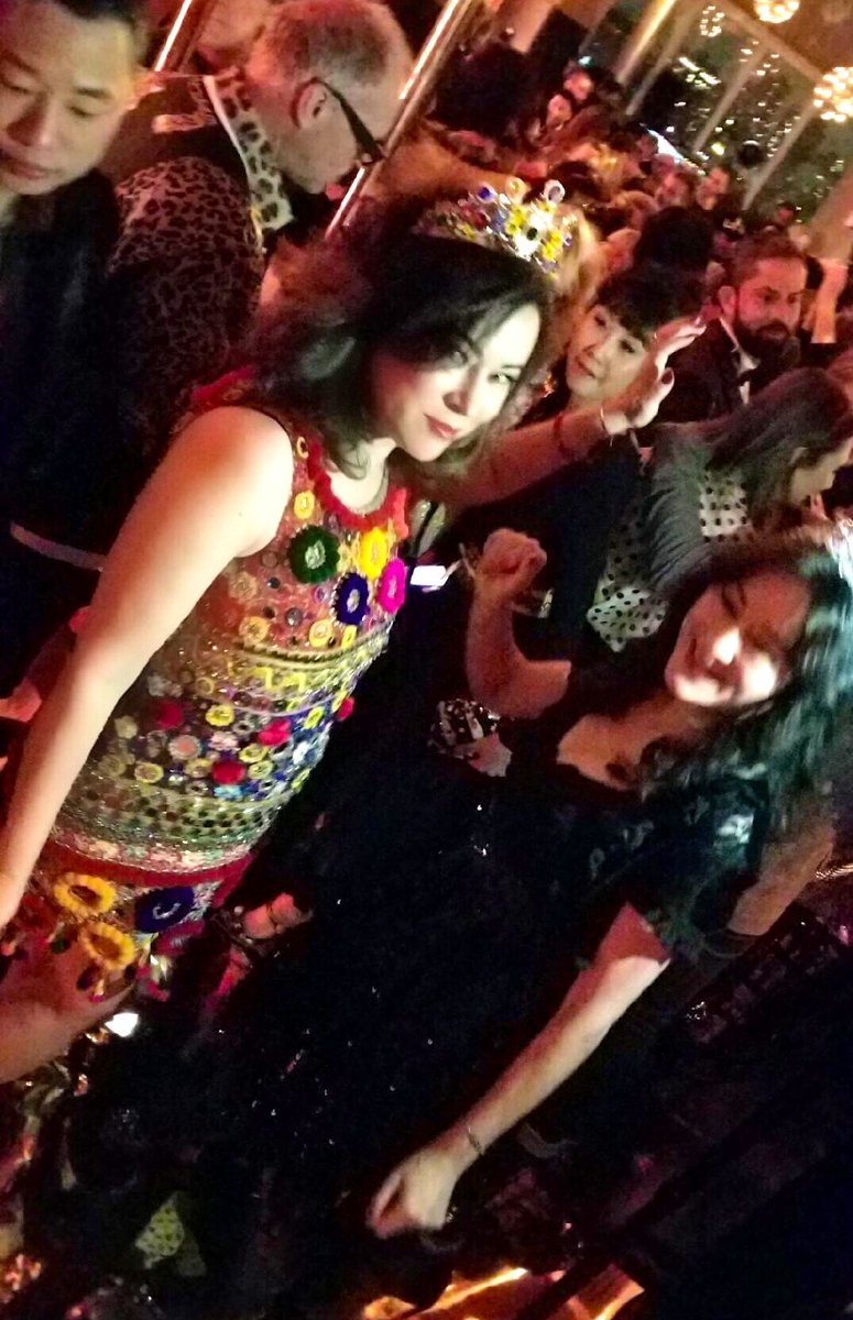 JenniferTilly's tweet photo. Umm...dancing now. 🕺💃🏻👯♀️
#DolceGabbana #AltaModa #dglovesnewyork #lamoreebellezza https://t.co/otwYB1Tllz