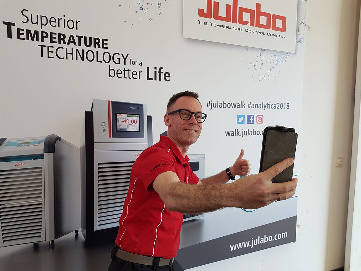JULABO_GmbH's tweet photo. Photographing frogs, post with #julabowalk #analytica2018 on Instagram, Facebook or Twitter and pick up gift at our booth B2 304 #julabo #labbar https://t.co/SSia49tEL7
