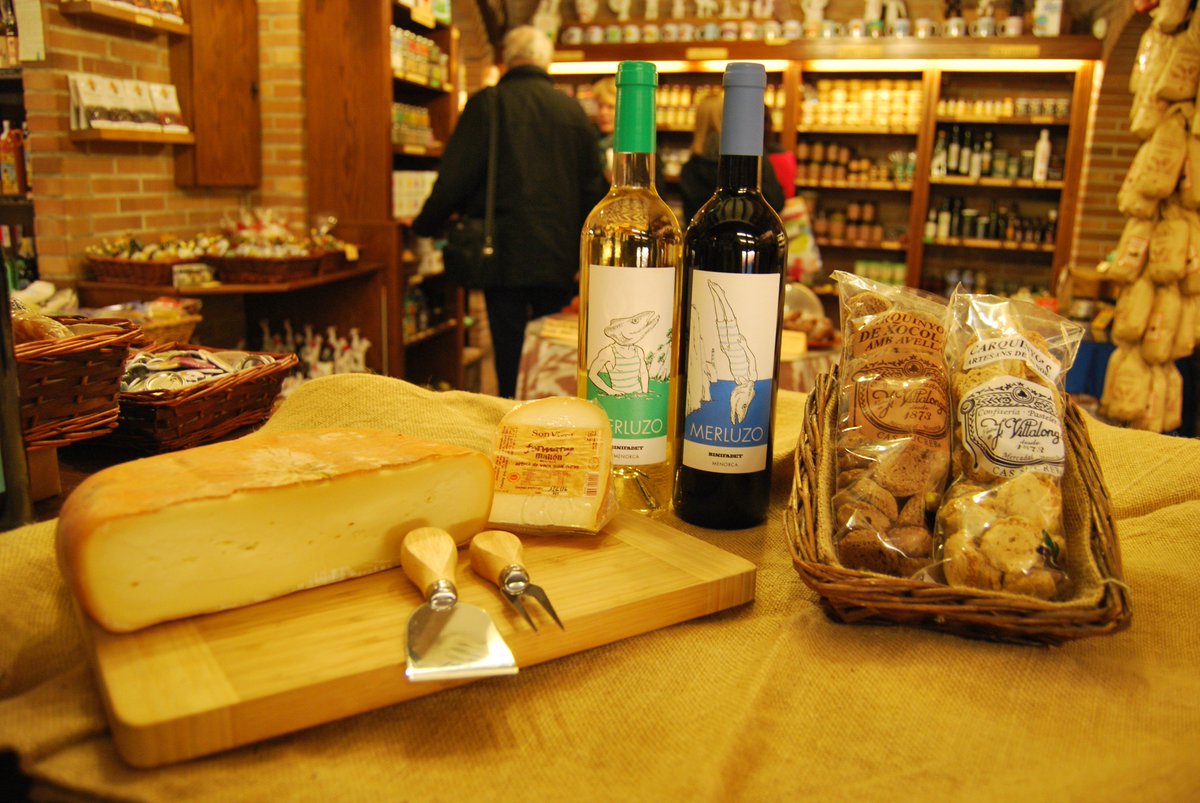 SonVivotTienda's tweet photo. ¿Sabías que la sabrosa #gastronomía que te ofrecemos en #SonVivot también está disponible en nuestra tienda online https://t.co/VTOhq4Xlrb? Puedes realizar tu pedido cómodamente estés donde estés 😊 #Mallorca https://t.co/LX4f7Rh5R3