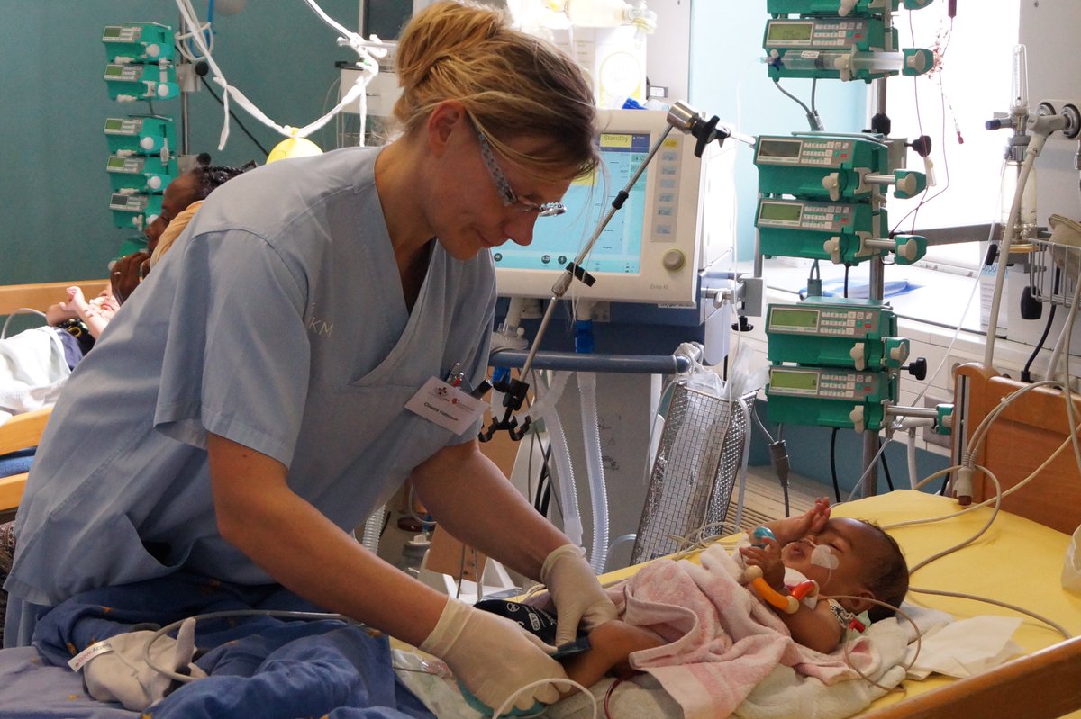 kinderherzen's tweet photo. Mission #Eritrea startet wieder! Heute fliegt unser ehrenamtliches Helferteam nach #Asmara, um dort herzkranken Kindern die lebensrettende #Operation zu schenken. Mehr Infos: https://t.co/rUn9b36Adw https://t.co/BXFTxx6rbt
