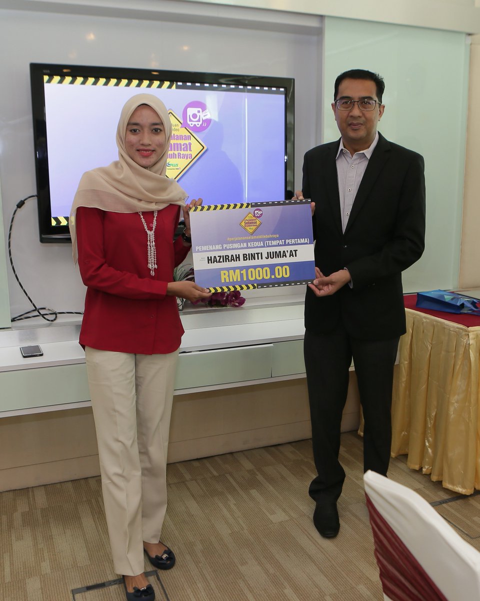 plus2u's tweet photo. TAHNIAH buat semua pemenang Peraduan InstaVideo #PSDL yang telah berlangsung pada 22/12/17-19/01/18. Majlis penyampaian hadiah telah disampaikan oleh Ketua Jabatan Komunikasi Korporat PLUS, En Mohd Nizam bin Ismail di Persada PLUS pada pagi tadi.
#PSDL #PLUSMalaysia https://t.co/Gk1ZLbvBRH