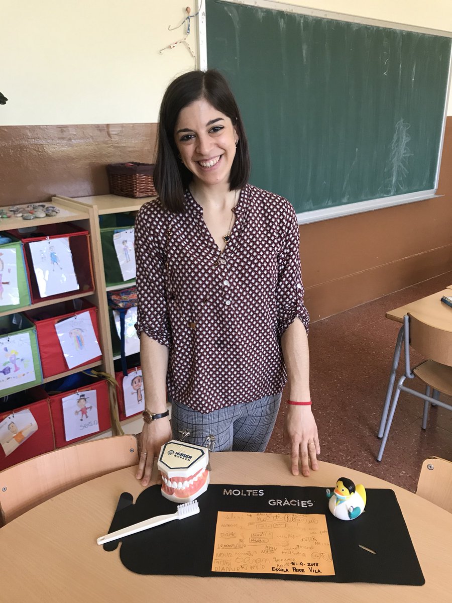 obueno77's tweet photo. A @EscolaPereVila explicant com cuidar-nos les dents amb l’#odontòloga Mar Vilà del #capLarrard @APS_PAMEM amb @obueno77 @JosepBlanch8 i la Naira. https://t.co/djAaMClKvt