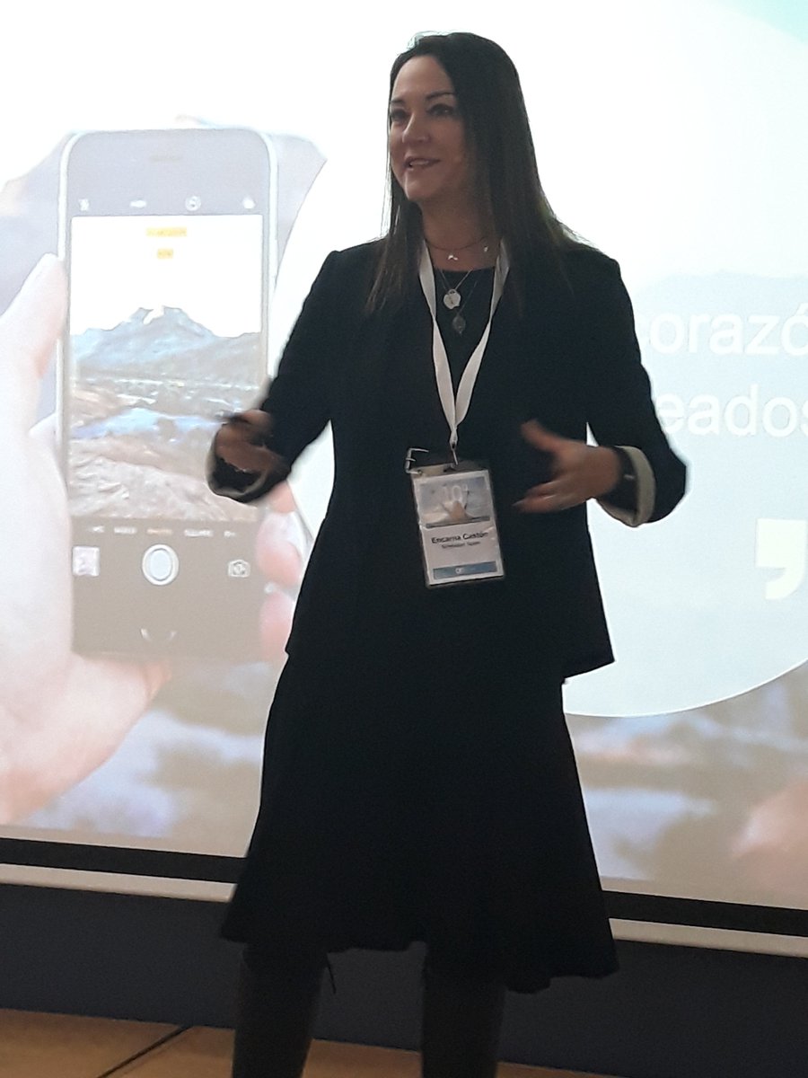 hereniacasasjua's tweet photo. 'En #atencionalcliente de @SchibstedSpain fomentamos el desarrollo personal y profesional' #customerjourneyON10 con @EncarnaCaston https://t.co/PUmh95Ijsi