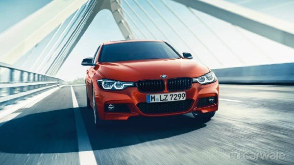 CarWale's tweet image. Enjoy the #PhotoGallery of the @bmwindia #3Series #ShadowEdition: bit.ly/2HlSef7